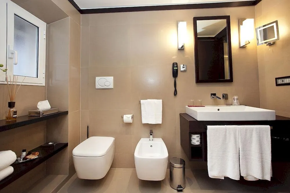 Les Fleurs Luxury House Guest House Rome 3*,  Italy