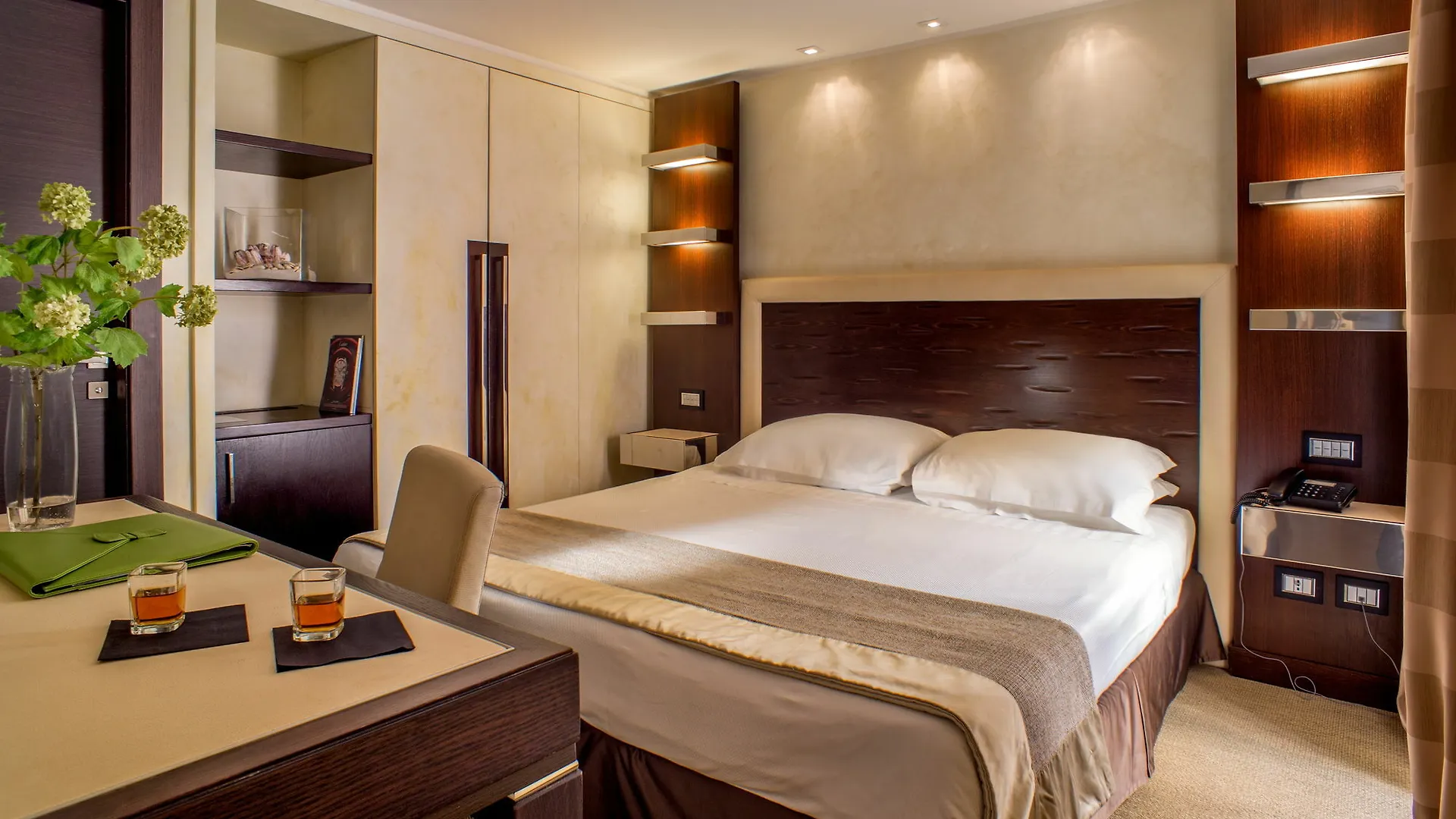 Les Fleurs Luxury House Guest House Rome